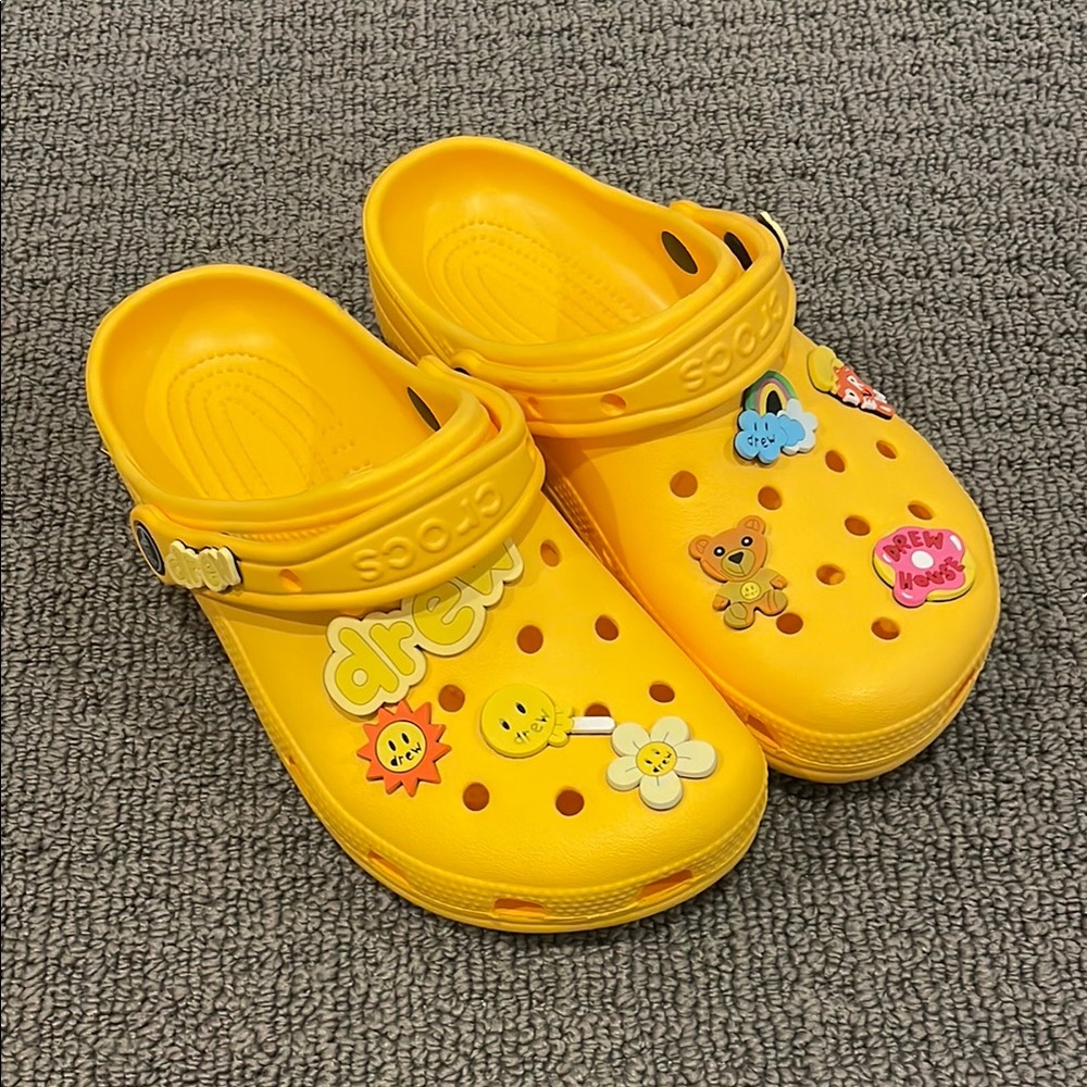Justin Beiber x Crocs Brand New Men’s Size 7 Woman’s Size 9